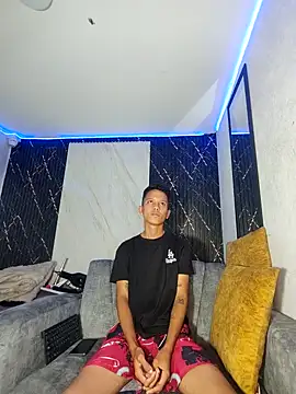 Snapshot of Sexy_littleboy_ chatting on 02.12.26 Sexy littleboy online show from 02.12.26