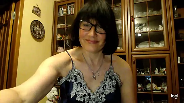 Snapshot of Vlastelina chatting on 04.18.26 Vlastelina online show from 04.18.26