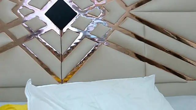 misspaula online show from 04.19.26