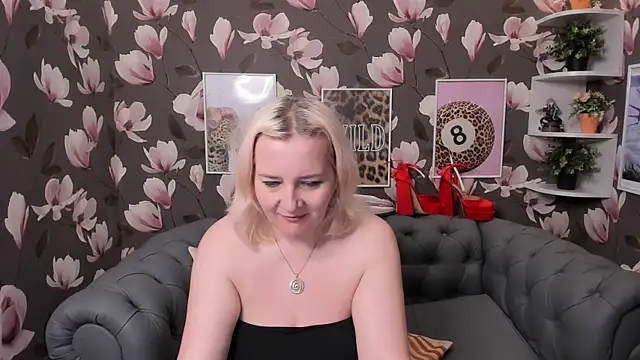 Snapshot of Victoria_Notti chatting on 04.23.26 Victoria Notti online show from 04.23.26