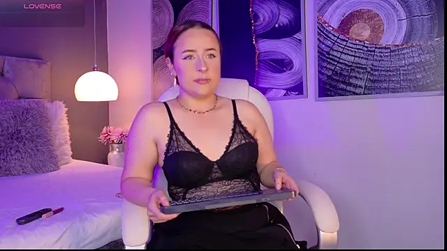 FoxieNova online show from 03.25.26