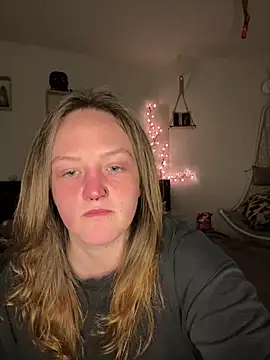 Maryjane-Spidermann online show from 03.30.26