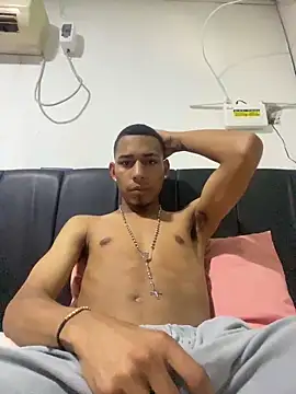 Snapshot of OUBA-boy_ chatting on 02.10.26 OUBA-boy online show from 02.10.26