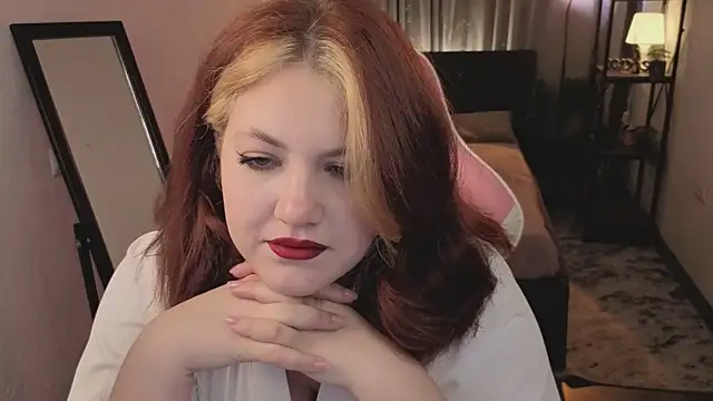 Snapshot of QueensyHeart chatting on 02.12.26 QueensyHeart online show from 02.12.26