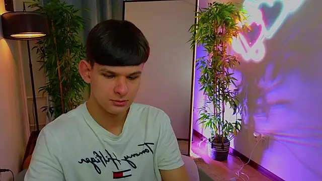 Snapshot of _jamesgray_ chatting on 02.13.26 jamesgray online show from 02.13.26