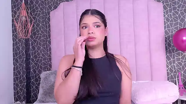 Hana Stone online show from 03.07.26