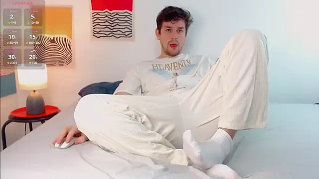 Snapshot of Luc_7 chatting on 04.04.26 Luc 7 online show from 04.04.26