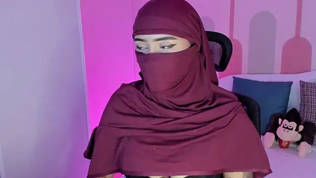 Snapshot of Aisha_Haddad chatting on 02.11.26 Aisha Haddad online show from 02.11.26