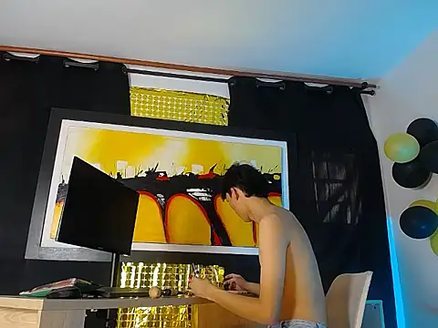 Snapshot of jullian_ricci chatting on 03.12.26 jullian ricci online show from 03.12.26