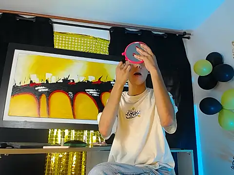 Snapshot of jullian_ricci chatting on 03.15.26 jullian ricci online show from 03.15.26