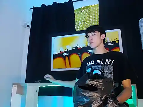 Snapshot of jullian_ricci chatting on 03.23.26 jullian ricci online show from 03.23.26