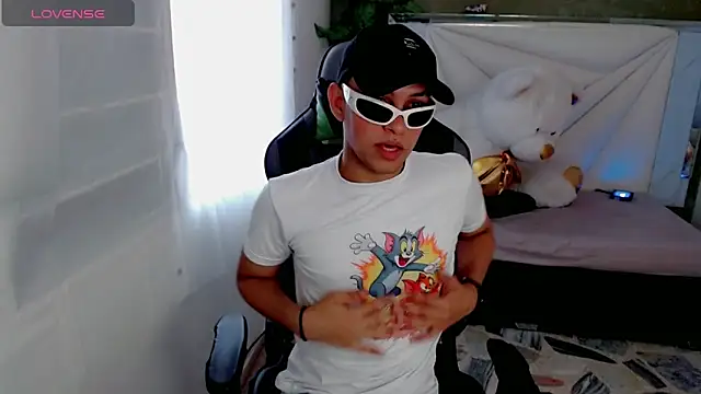 Top and bottom online show from 04.22.26