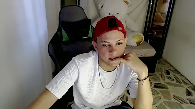 Top and bottom online show from 04.30.26