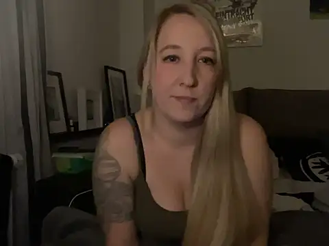 Snapshot of Ninimaus chatting on 03.12.26 Ninimaus online show from 03.12.26