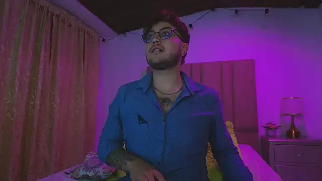 Snapshot of TylerLust_nom chatting on 02.17.26 TylerLust nom online show from 02.17.26