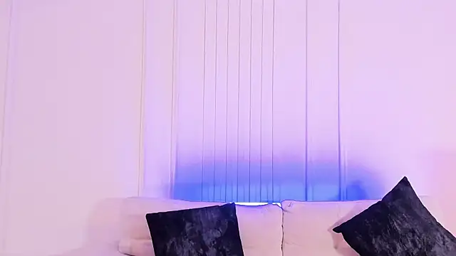 Snapshot of Kendra-Rousee chatting on 04.08.26 Kendra-Rousee online show from 04.08.26