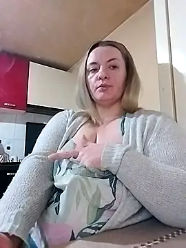 HotStepmommy4 online show from 02.12.26