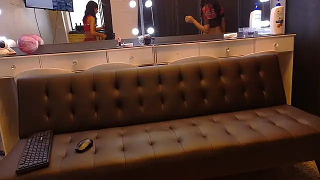 valeriamia68 online show from 05.19.26