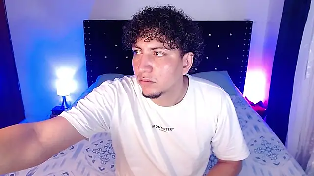 Snapshot of Aaron_Mackenzy chatting on 02.13.26 Aaron Mackenzy online show from 02.13.26