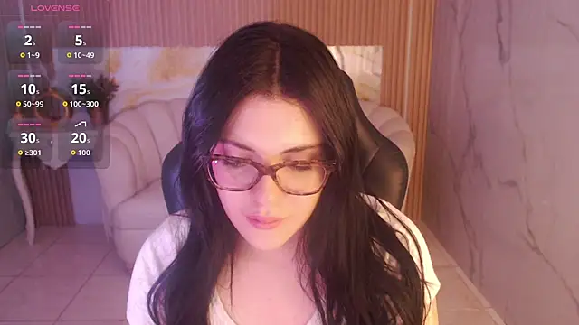 caroline 1s online show from 05.03.26