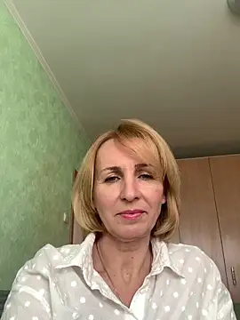 Snapshot of VeltaMur975 chatting on 02.18.26 VeltaMur975 online show from 02.18.26