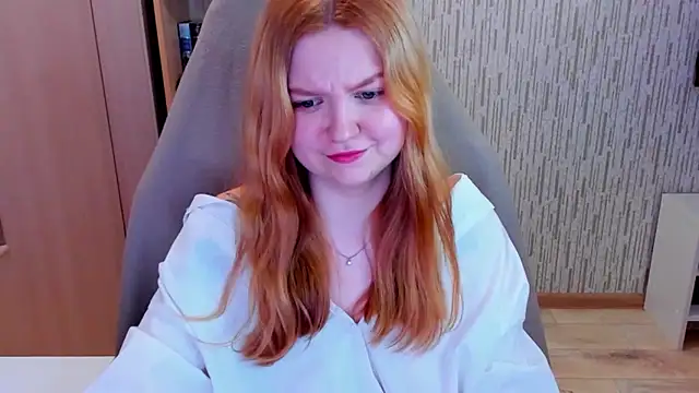 Snapshot of AnitaXVine chatting on 04.19.26 AnitaXVine online show from 04.19.26