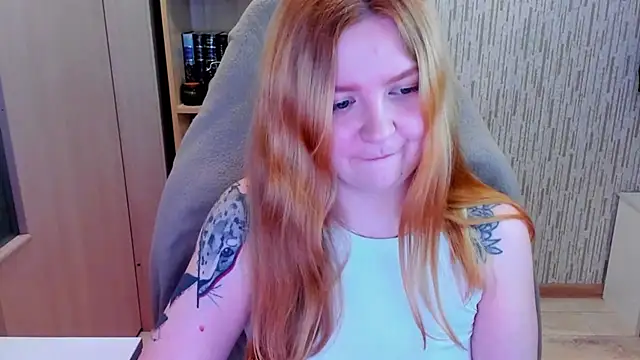 Snapshot of AnitaXVine chatting on 04.26.26 AnitaXVine online show from 04.26.26
