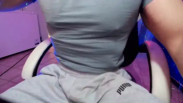 Snapshot of YouAndMe-forever chatting on 02.11.26 YouAndMe-forever online show from 02.11.26