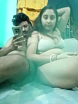 Desiyoungcouple15 online show from 02.21.26