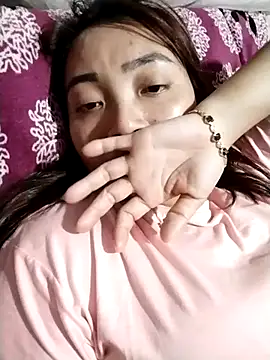 Snapshot of cute-shine chatting on 04.04.26 cute-shine online show from 04.04.26