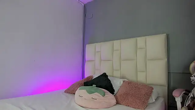 Snapshot of Zaphiro__Sky chatting on 03.13.26 Zaphiro Sky online show from 03.13.26