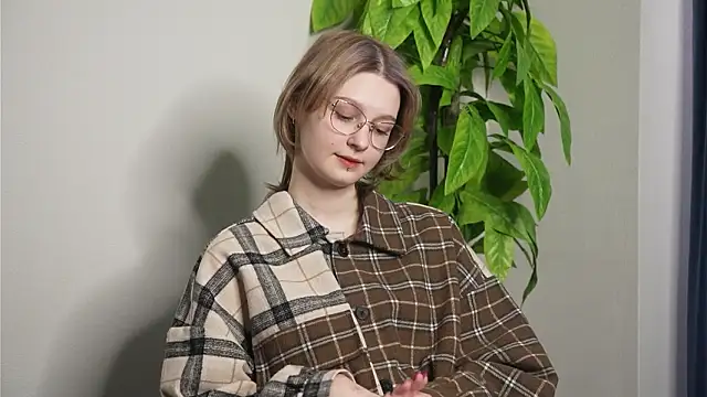 Snapshot of FlorindaZarcone chatting on 02.12.26 FlorindaZarcone online show from 02.12.26