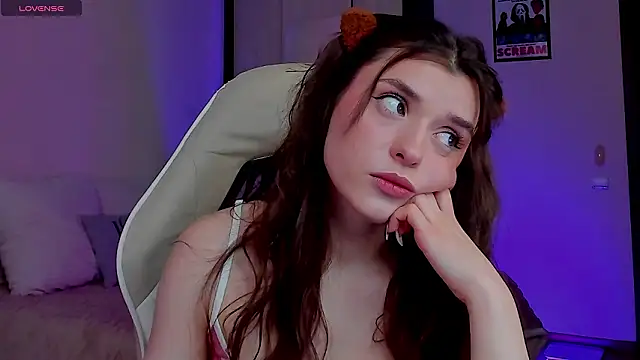 Snapshot of AlyaMiller chatting on 02.15.26 AlyaMiller online show from 02.15.26