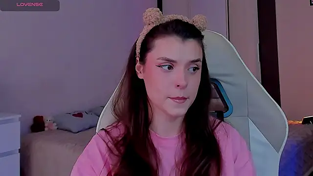 Snapshot of AlyaMiller chatting on 02.17.26 AlyaMiller online show from 02.17.26