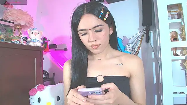 Snapshot of Yiyii chatting on 03.18.26 Yiyii online show from 03.18.26