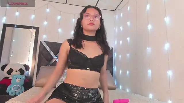 Snapshot of Mariana_toress chatting on 02.14.26 Mariana toress online show from 02.14.26