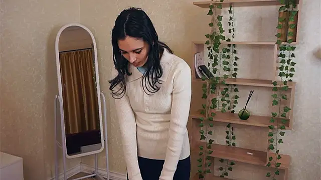 Snapshot of AndraScaff chatting on 02.15.26 AndraScaff online show from 02.15.26