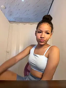 Snapshot of xime1718 chatting on 02.12.26 xime1718 online show from 02.12.26