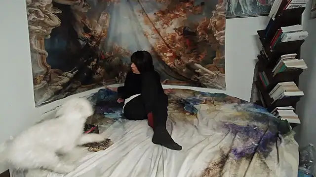 MadamBell online show from 04.12.26