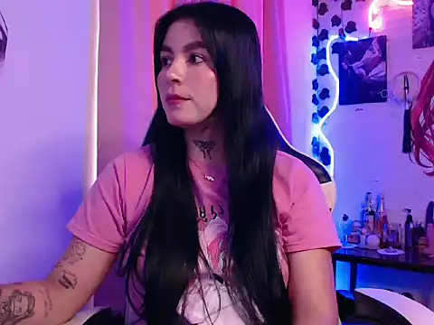 Snapshot of JanineRae chatting on 03.20.26 JanineRae online show from 03.20.26