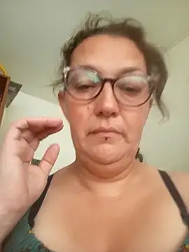  Saraqueen online show from 03.15.26