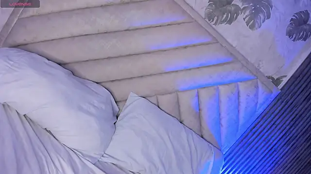 SarahRizof online show from 02.28.26