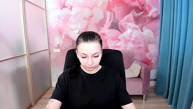 Snapshot of SofiaRaysi chatting on 02.12.26 SofiaRaysi online show from 02.12.26