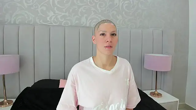 Snapshot of Raven1fox chatting on 03.15.26 Raven1fox online show from 03.15.26