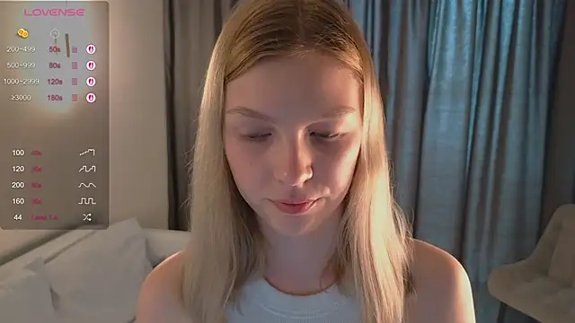 Snapshot of CynthiaaStone chatting on 04.03.26 CynthiaaStone online show from 04.03.26