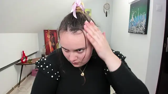 ElviraJoness online show from 03.17.26