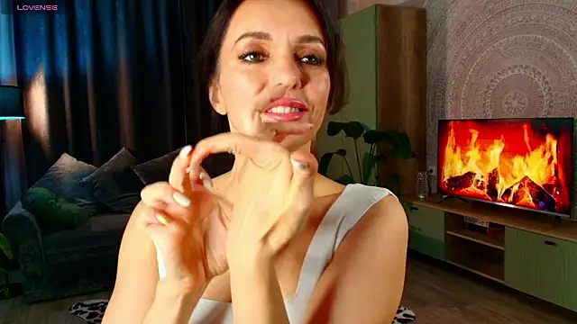 Snapshot of Shanita_moon chatting on 03.11.26 Shanita moon online show from 03.11.26