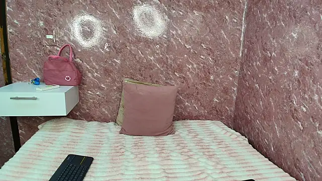 Daphne sweett online show from 03.31.26