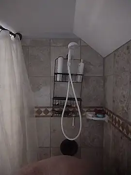 Snapshot of shavedfatcock chatting on 03.12.26 shavedfatcock online show from 03.12.26