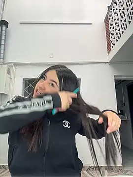 Anya Volker online show from 03.25.26